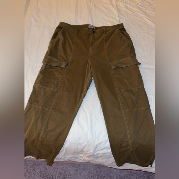 Army GreenCargo Pants - Picture 1 of 2